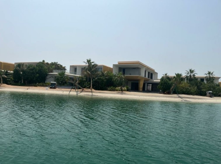 The World Island - Beachfront Properties (5)