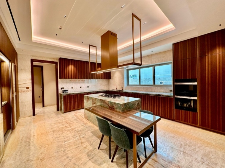 Luxury 6 Bedroom Mansion for Sale in D1 Dubai